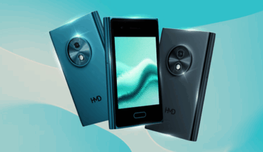 HMD Touch 4G - oto naprawdę miniaturowy smartfon. Ma 3,2-calowy ekran i wygląda jak... 10-letnia Nokia Asha [1]