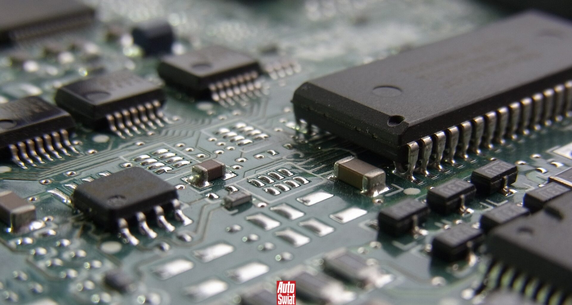 Wojna handlowa i brak półprzewodników do produkcji aut na horyzoncie. Czy samochody zdrożeją?