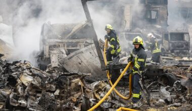 Nocny atak dronów na Kijów. Nowe informacje. Dzieci wśród rannych - Onet