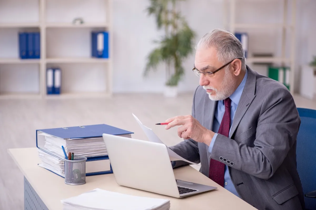 ZUS jeszcze raz przeliczy emerytury. Te roczniki zyskają naprawdę duży zastrzyk comiesięcznej gotówki