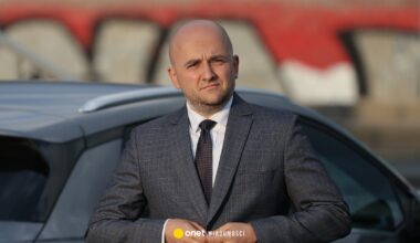 Ekscesy w restauracji poselskiej. Alkohol, przyśpiewki i interwencje straży marszałkowskiej