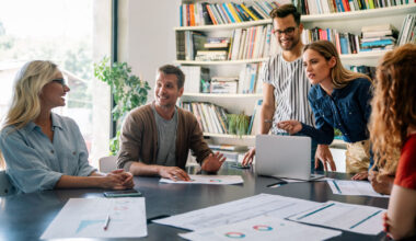 Polacy chcą wiedzieć, ile zarabiają inni. Menedżerowie obawiają się napięć i konfliktów