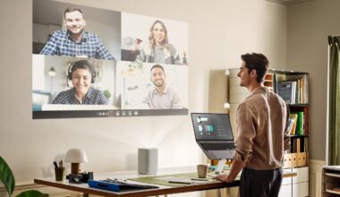 Zwykła ściana? Ten projektor zamieni ją w 100-calowy tablet