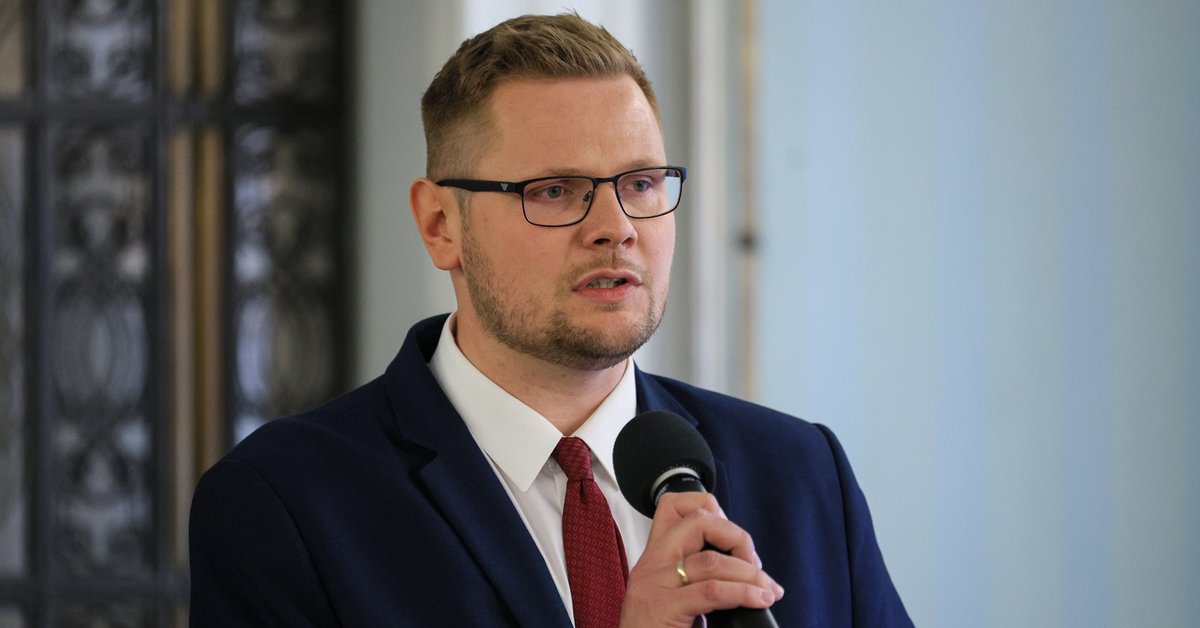 Kłopoty Michała Wosia. Poseł PiS atakuje Donalda Tuska. "Spin dla idiotów" - Onet