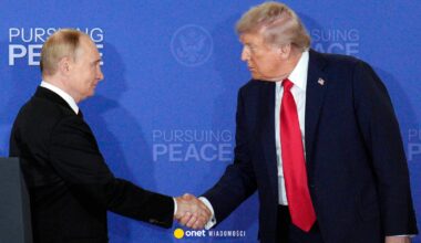 Zakończyła się rozmowa telefoniczna Trumpa z Putinem. Spotkają się na Węgrzech