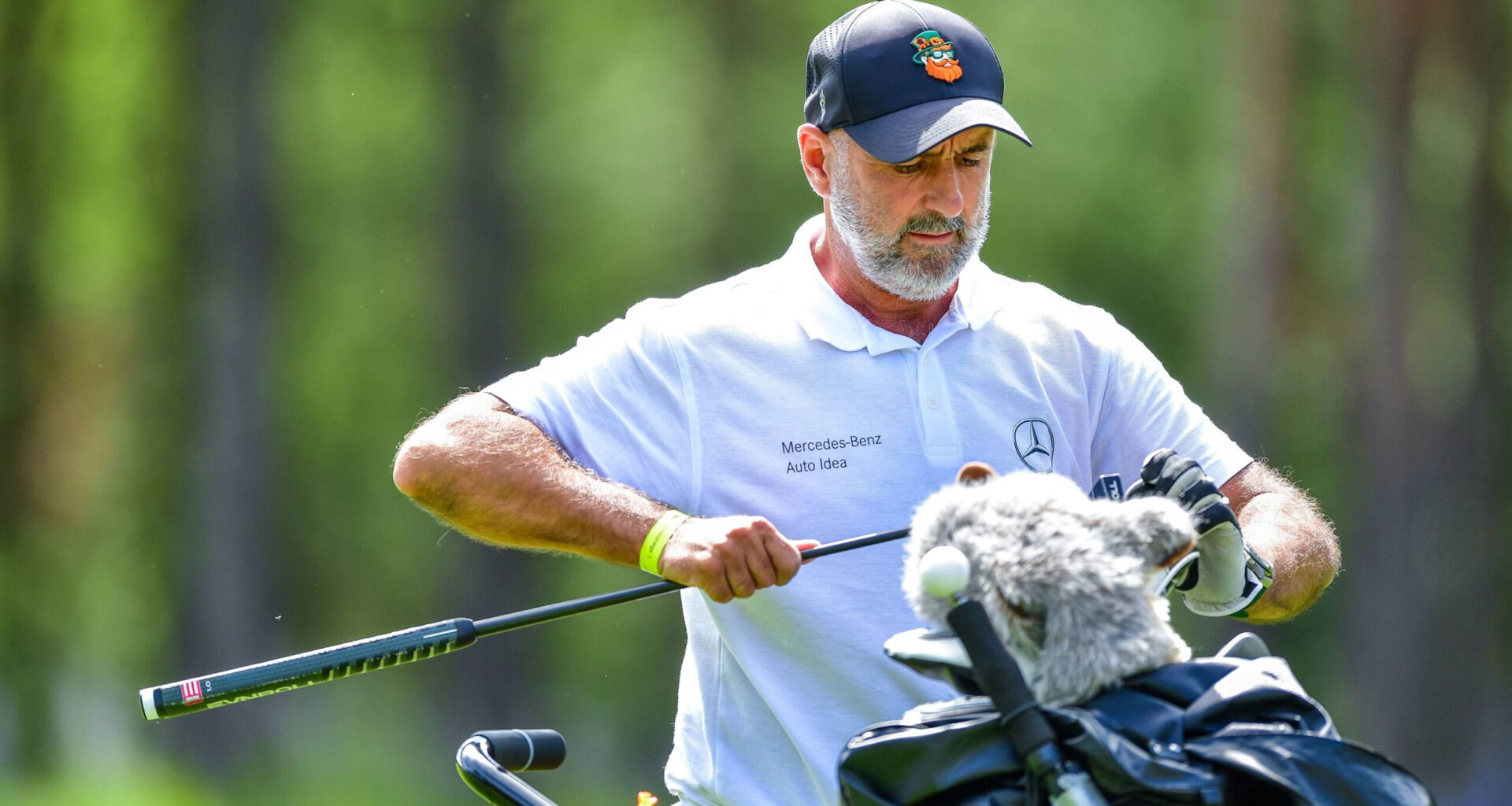 Probierz dostał nagrodę. Odebrał ją na polu golfowym