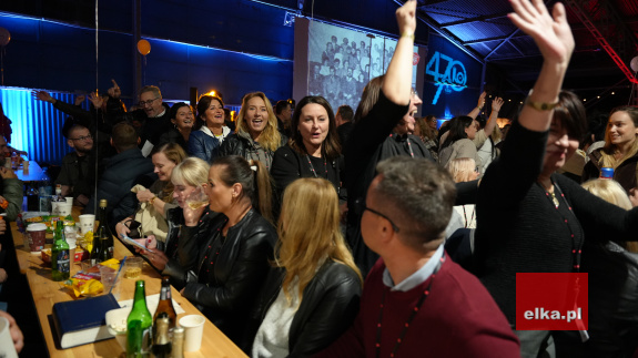 Zjazd absolwentów "Jedynki". Wspomnienia, wzruszenia i spontaniczny polonez - elka.pl