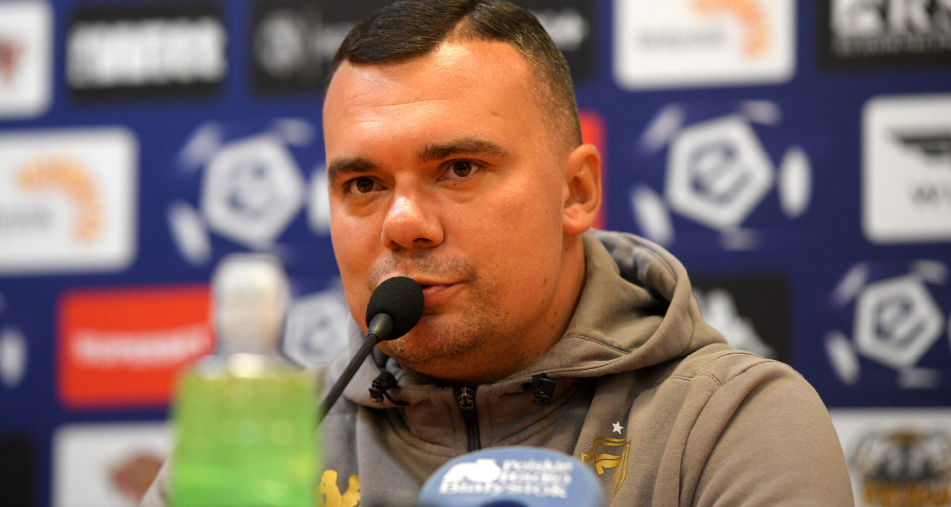 Adrian Siemieniec o dzieciństwie: "Musiałem bardzo szybko dorosnąć"