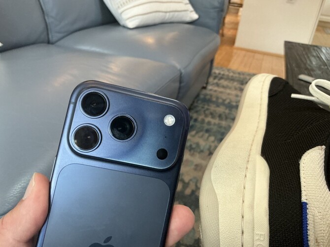 Smartfony Apple iPhone 17 Pro i Pro Max mogą... zmieniać kolory. It’s not a bug, it’s a feature? [2]