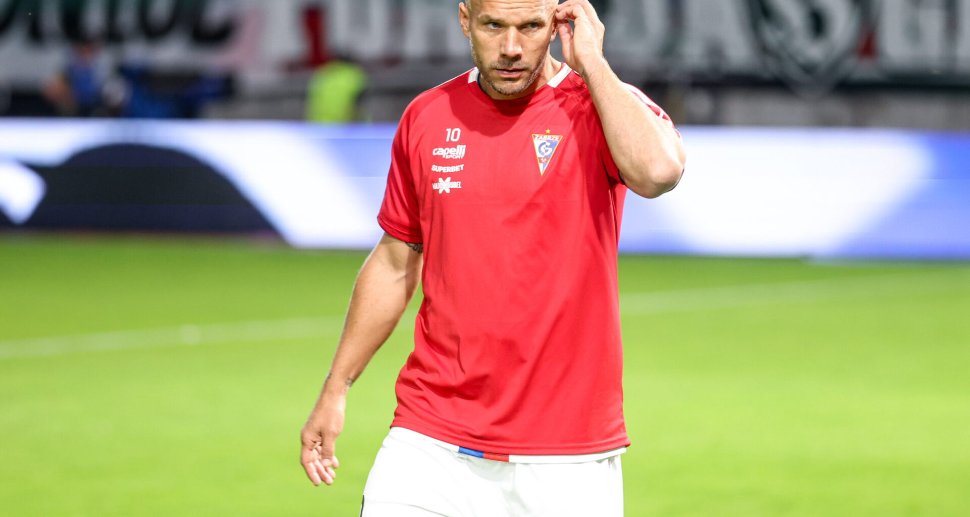 Arka Gdynia wbiła szpilkę Podolskiemu. Ostra reakcja Górnika