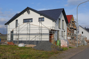 Chwila nieuwagi i nici z domu. Trzeba szybko zabezpieczyć wartość działki