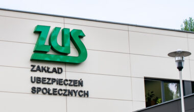 Wszyscy emeryci odczują zmianę w portfelu. ZUS wyśle do nich listy