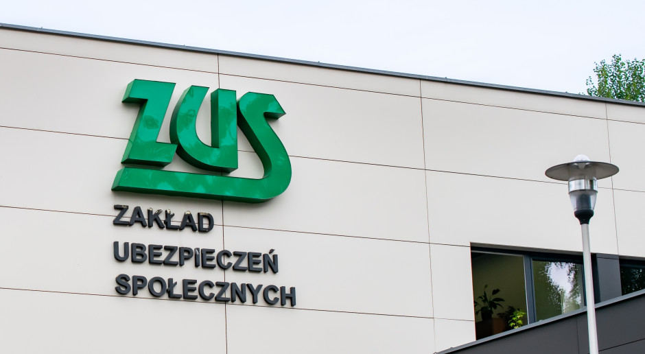 Wszyscy emeryci odczują zmianę w portfelu. ZUS wyśle do nich listy