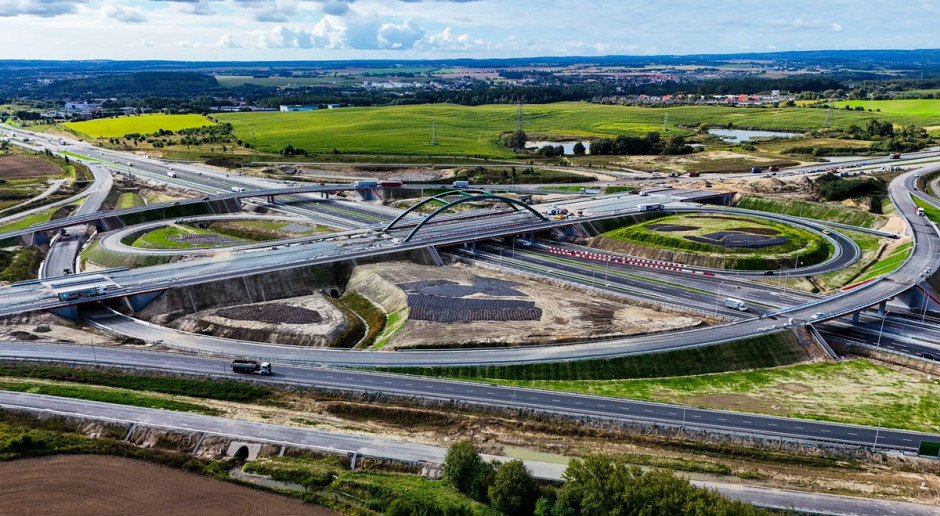 Obwodnica rozpycha się na boki. Powstaje dodatkowy pas