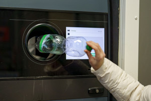 Ilu Polaków popiera wprowadzenie systemu kaucyjnego? Są wyniki badania