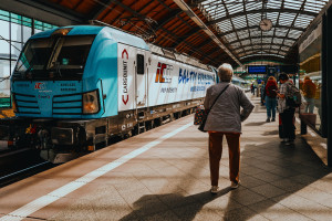Część pociągów zatrzyma się w nocy na godzinę. Wszystko przez zmianę czasu