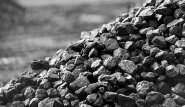 Rekordowe ceny opału przed zimą 2025. Kto nie zrobił zapasu, żałuje