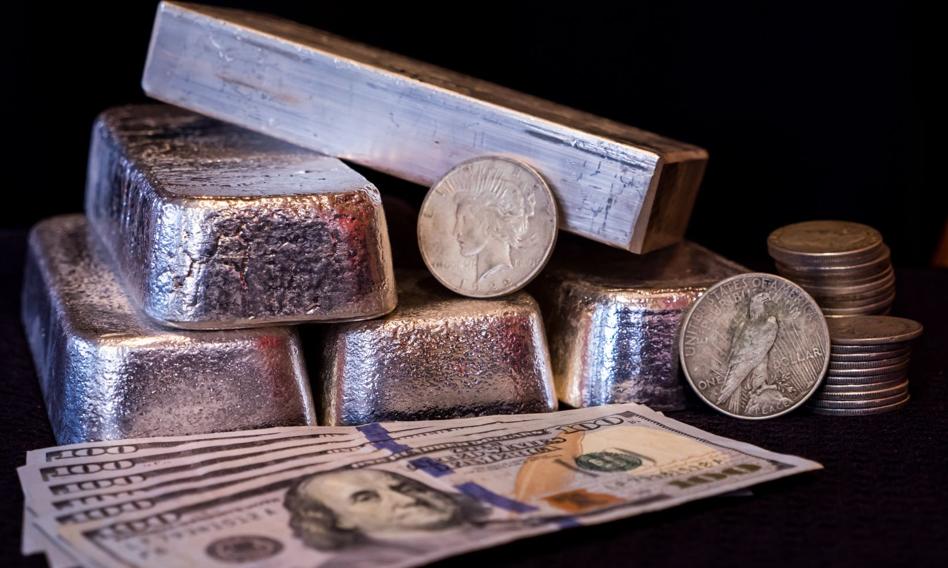 Mocna przecena srebra. Biały metal znów poniżej 50 USD/oz