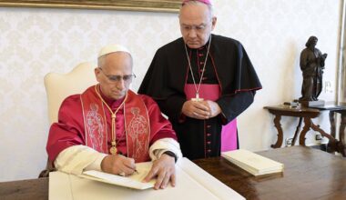 Papież zmienia decyzję Franciszka. Watykan będzie mógł inwestować za granicą - Onet