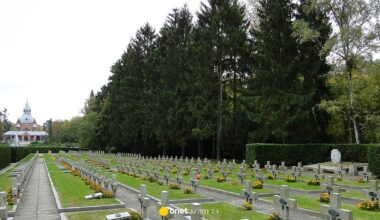 400 karteczek na grobach na cmentarzu w Szczecinie. Trzeba reagować szybko