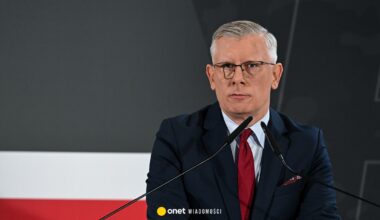 Sławomir Cenckiewicz pokazał zarobki w BBN. Prezydencki minister: nie rozumiem, o co jest inba