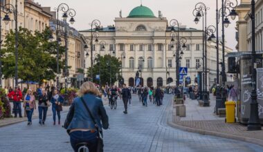 Warszawa zamyka Krakowskie Przedmieście. Filmowcy będą kręcić "Lalkę"