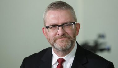 To partia Grzegorza Brauna będzie rozdawać karty? Najnowszy sondaż partyjny