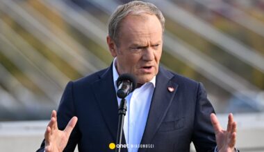 Donald Tusk uderza w Jarosława Kaczyńskiego. "Wstyd mi, jak na to patrzę"