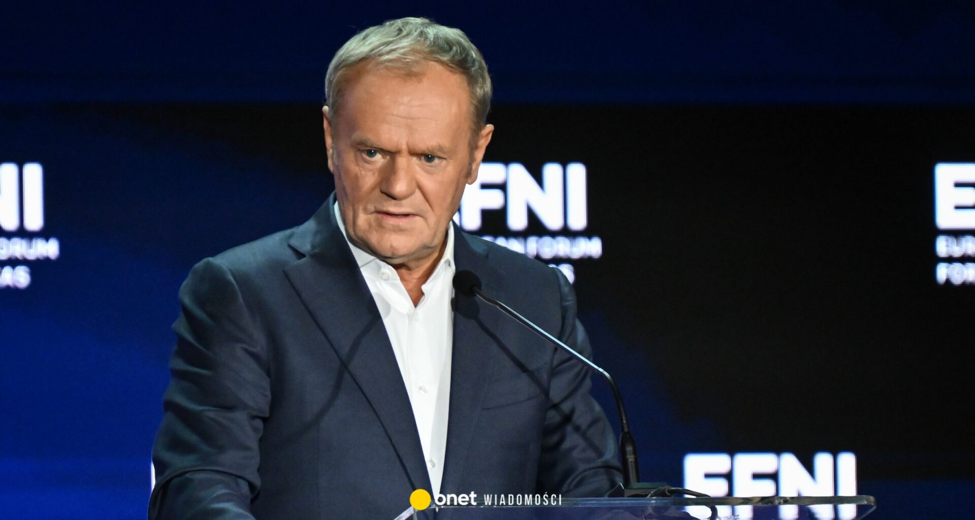 Donald Tusk o zatrzymaniu sprawcy ataku na biuro KO. "Bąkiewicz i Kaczyński muszą być zadowoleni"