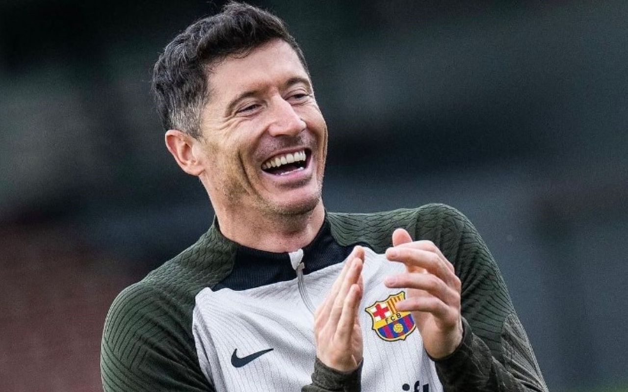 Lewandowski zagra w Premier League? Znany klub chce Polaka - SportoweFakty