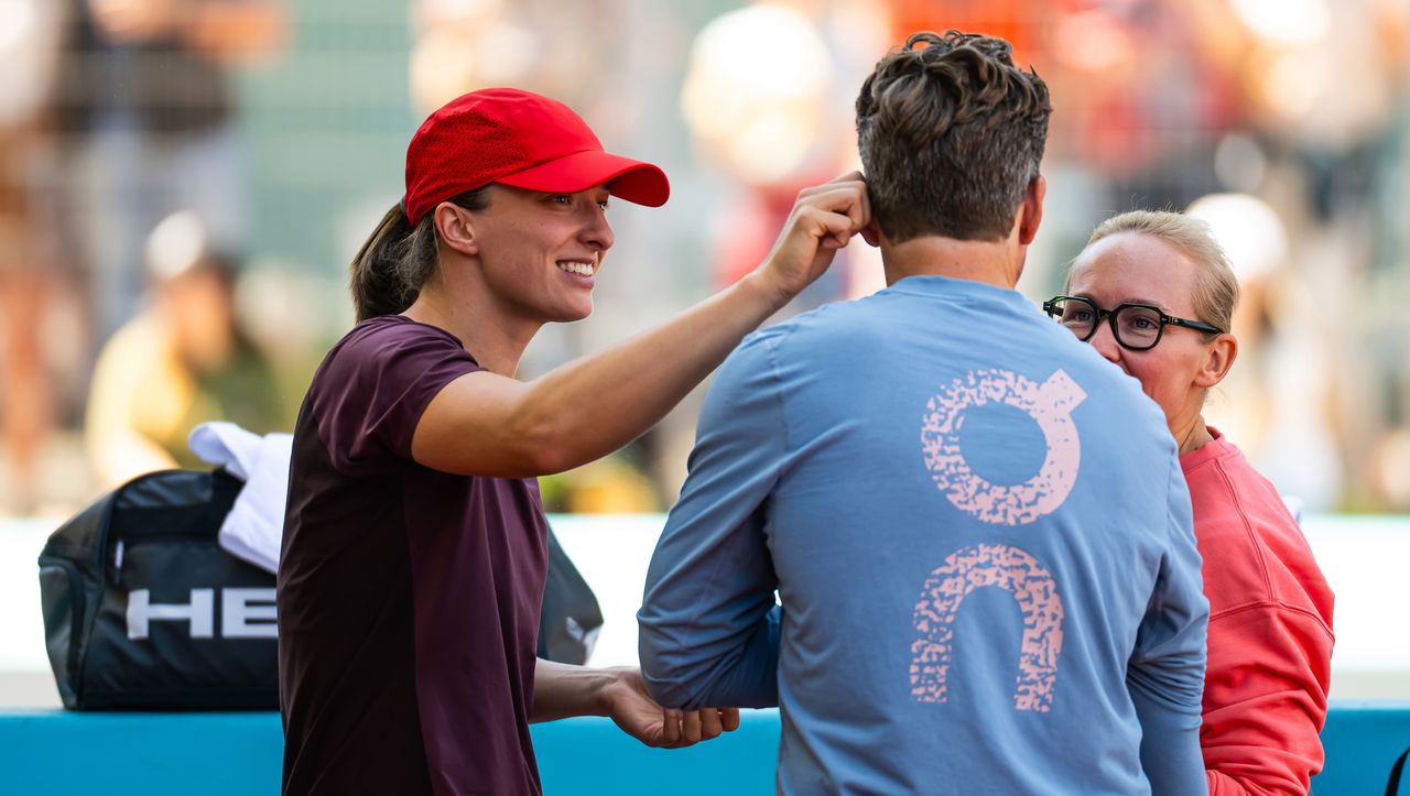 Na moment opuszcza Świątek. Oto powód - SportoweFakty