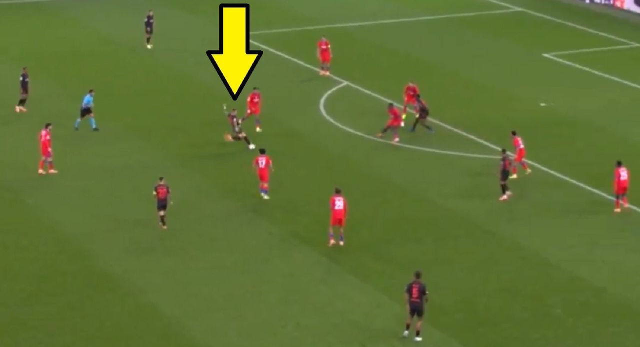 To jest gol kolejki w Lidze Mistrzów. Bramkarz PSG tylko stał i się patrzył