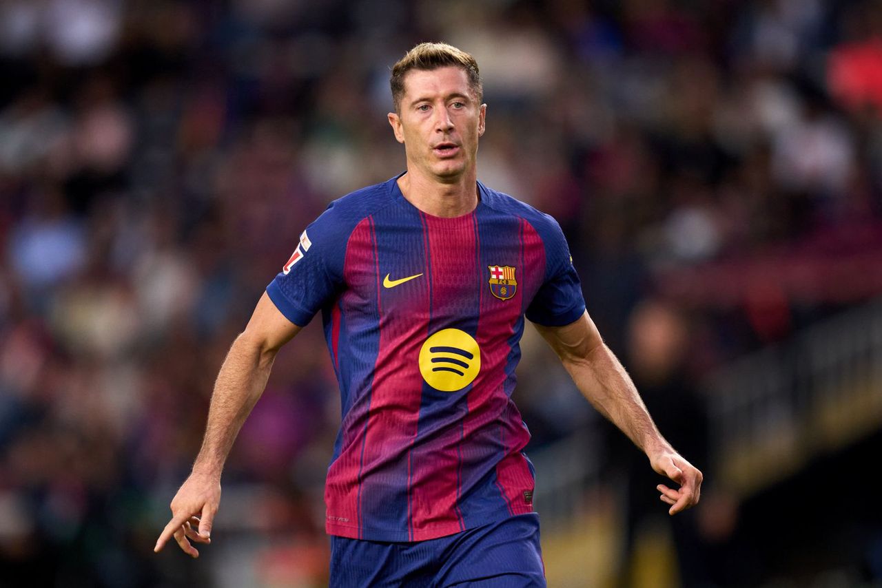 "Trwa analiza". Media: gigant coraz poważniej myśli o Lewandowskim - SportoweFakty