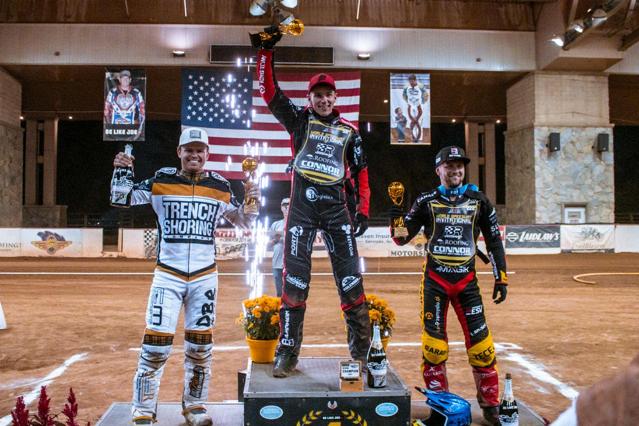 Żużel. Światowe gwiazdy ścigały się w Kalifornii. Bezbłędny występ Pawlickiego