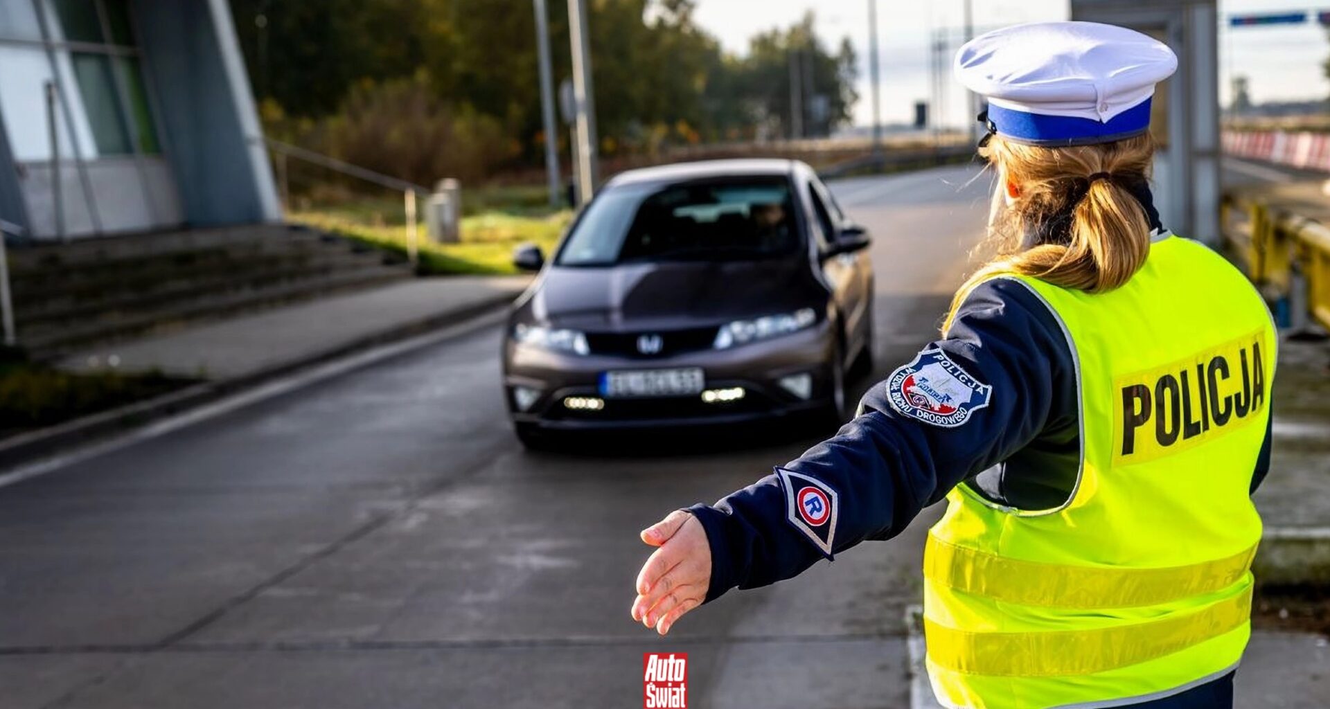 Czy policja sprawdza trzeźwość kierowców na autostradzie? Ma sprytny sposób