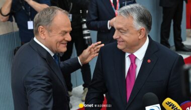 Nietypowa sytuacja na briefingu Donalda Tuska. Nagle pojawił się Viktor Orban