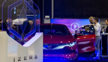 Przemysł motoryzacyjny pod presją. Szansą rozwój elektromobilności