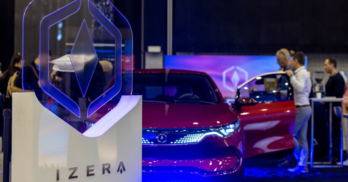 Przemysł motoryzacyjny pod presją. Szansą rozwój elektromobilności