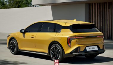 Kia K4 ma pod maską silniki 1.0 i 1.6 T-GDI i polskie ceny. Startuje od 107 tys. 490 zł