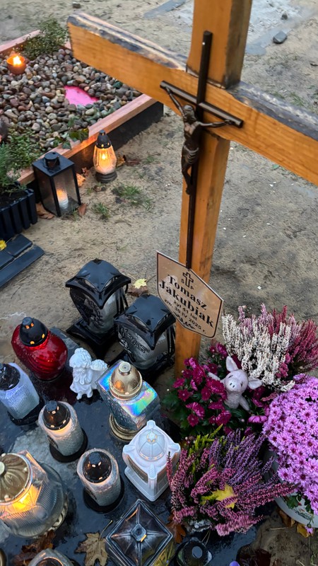 Grób Tomasza Jakubiaka na Cmentarzu Komunalnym Północnym w Warszawie 