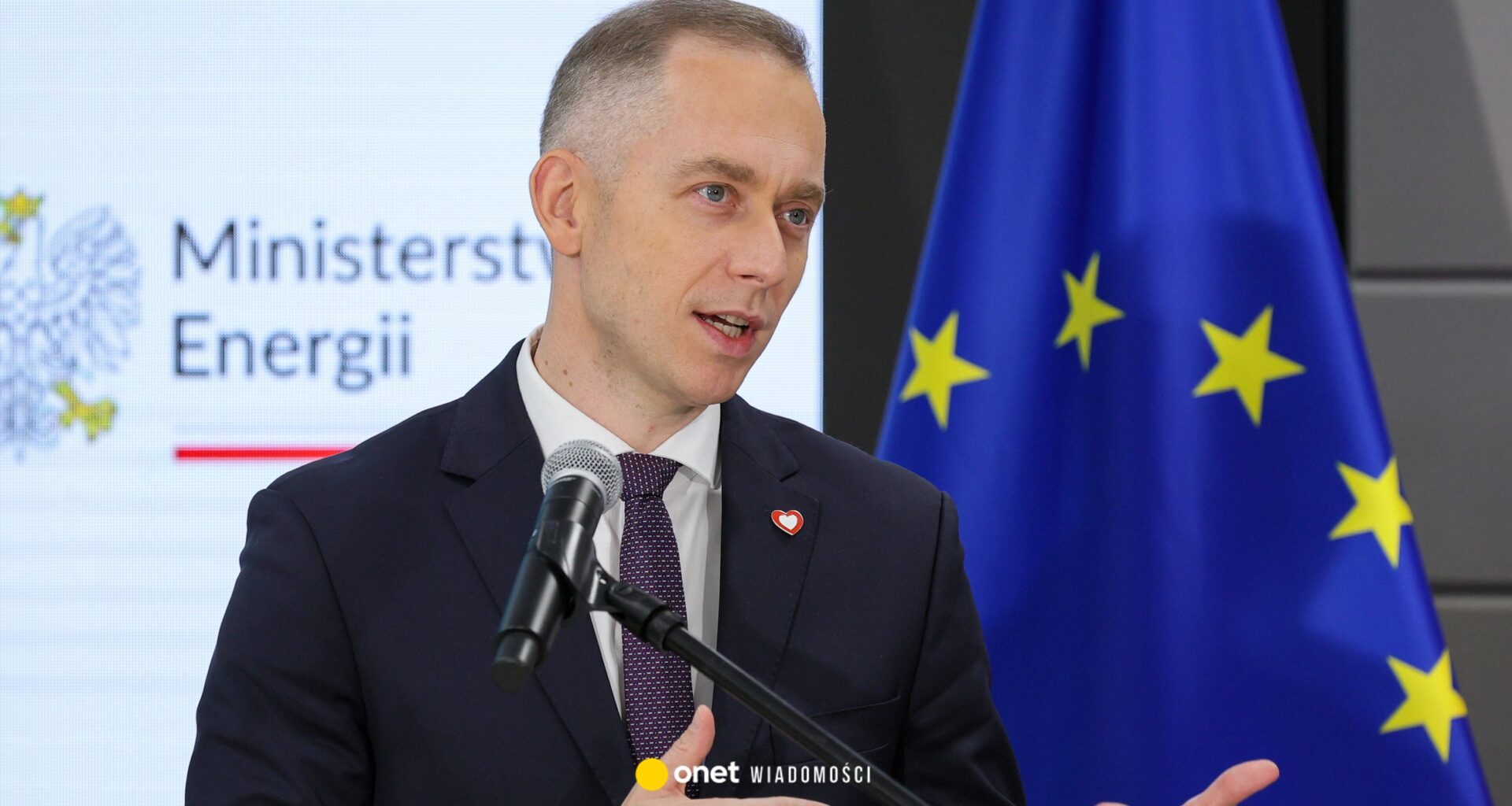 Wulgarny komentarz Cezarego Tomczyka. Wiceszef MON tłumaczy