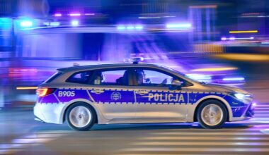 Wypadek koło Galerii Mokotów w Warszawie. Poszkodowanych siedmiu pasażerów autobusu - Onet