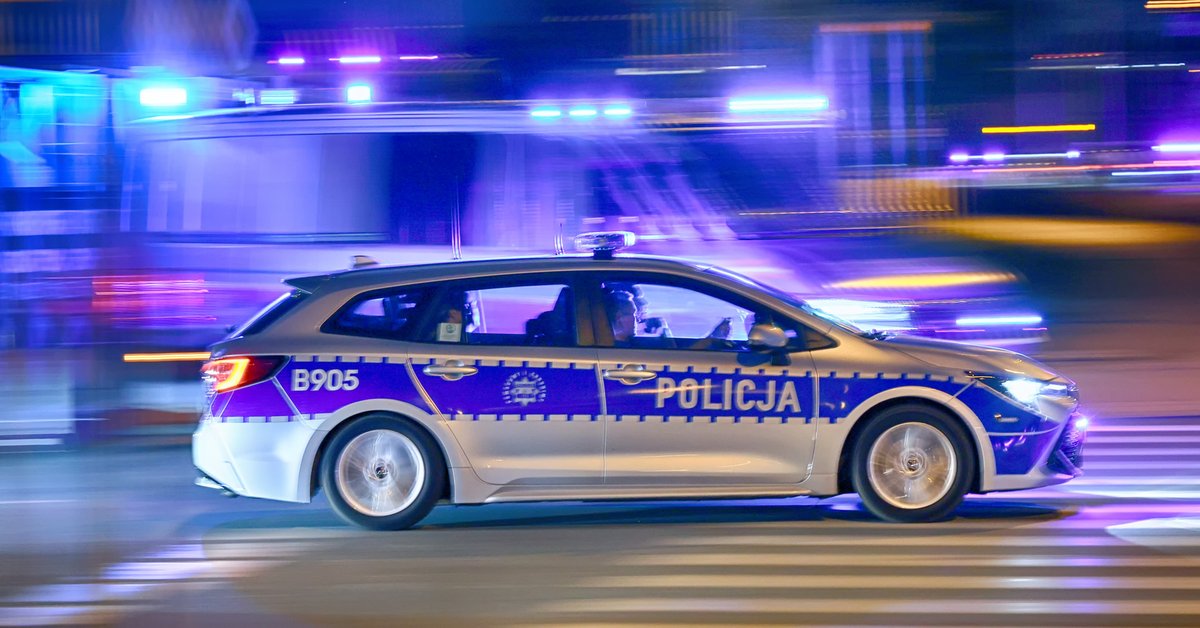 Wypadek koło Galerii Mokotów w Warszawie. Poszkodowanych siedmiu pasażerów autobusu - Onet