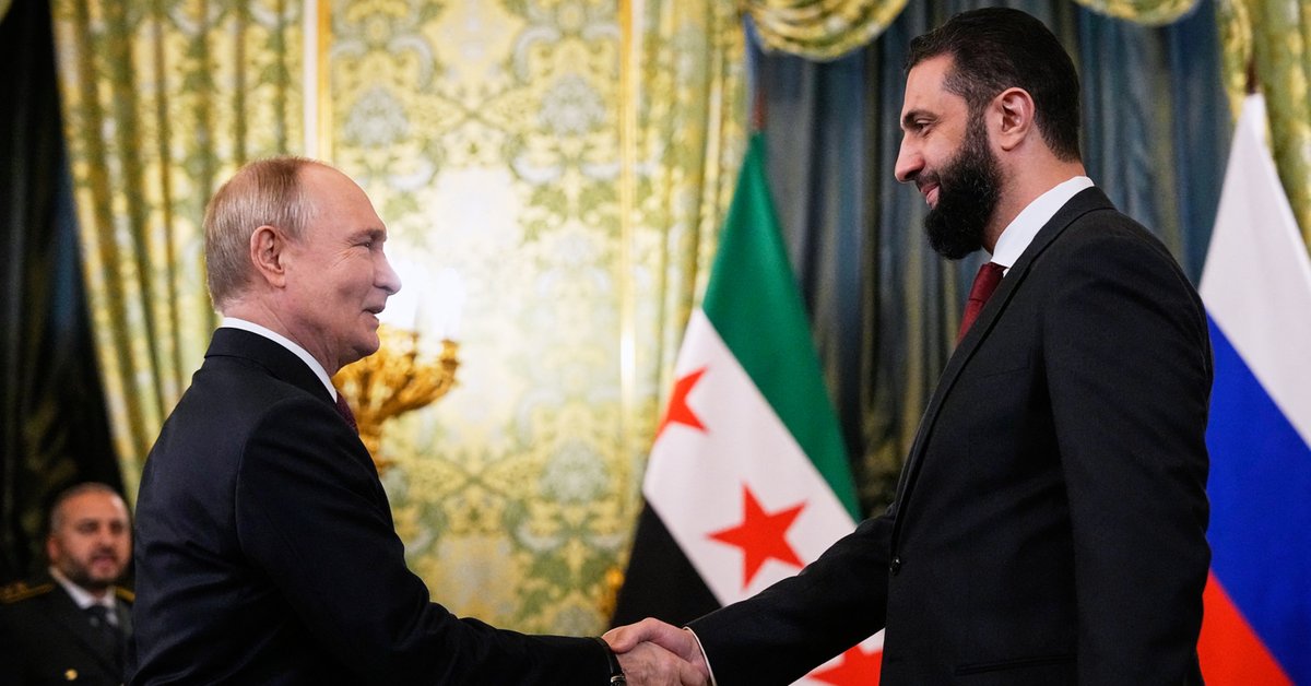 Władimir Putin i Ahmad asz-Szara na Kremlu, Moskwa, 15 października 2025 r.