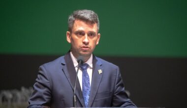 Skandaliczne słowa na sejmowej komisji. Poseł nie wiedział, że ma włączony mikrofon - Onet