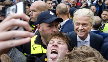Ciąży na nim fatwa, więc nie rusza się bez obstawy nawet do toalety. Radykał idzie po władzę w Holandii