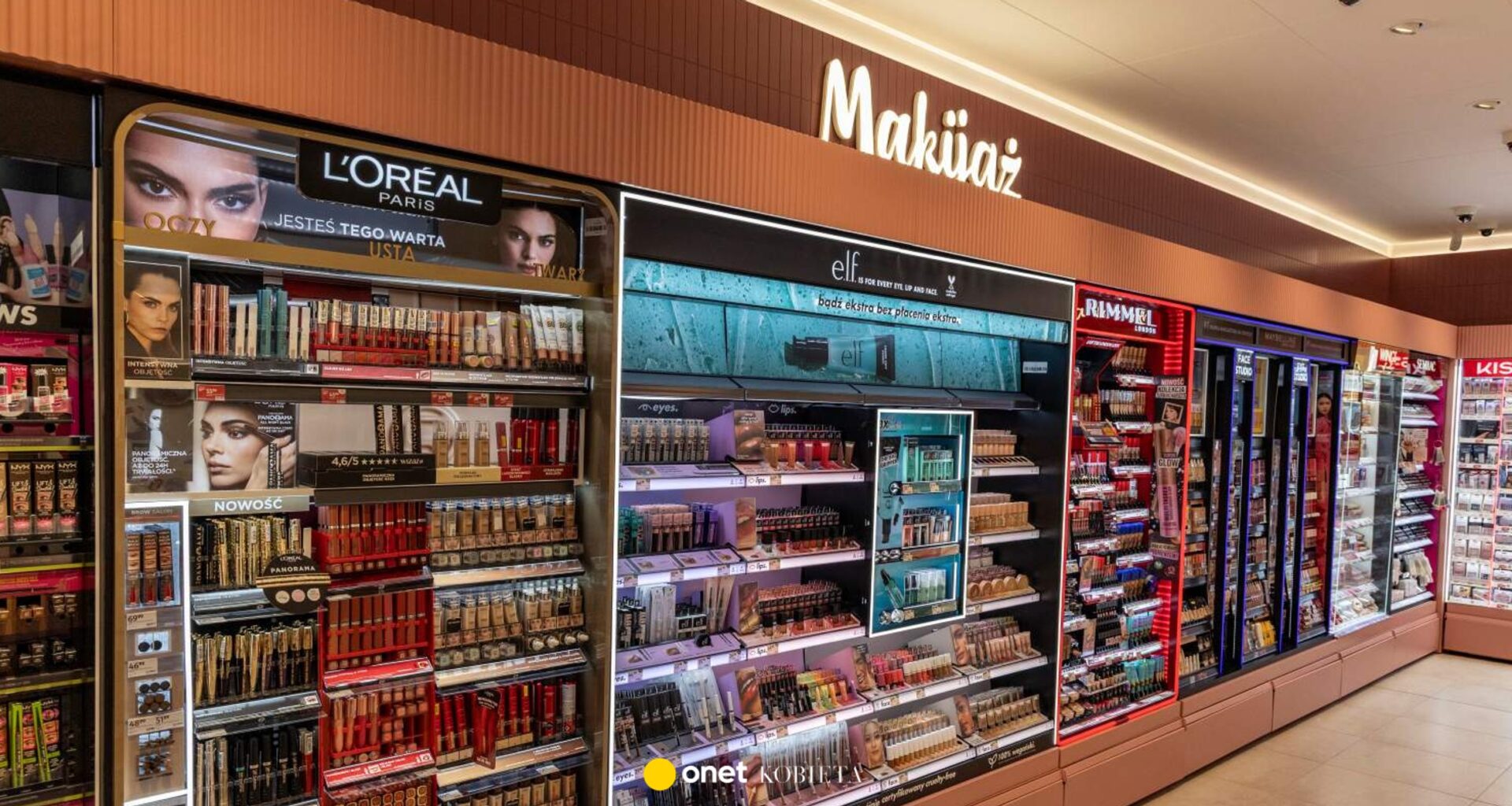 Drogeria stała się łazienką. Nowy koncept Rossmanna to coś więcej niż zakupy - Uroda