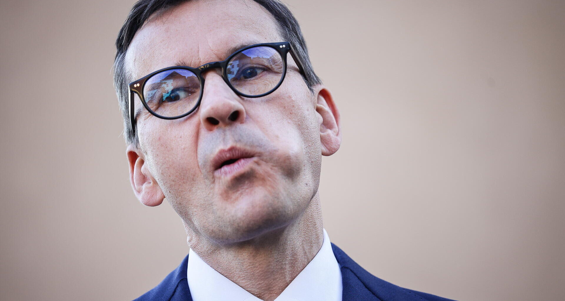 "Ambaras" w PiS pod osłoną nocy. Morawiecki wyjdzie z PiS i założy partię?