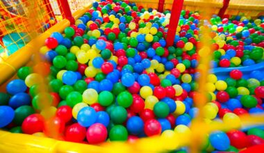 11-letnia dziewczynka złamała kręgosłup na sali zabaw. Prokuratura wszczyna śledztwo, a radna domaga się kontroli