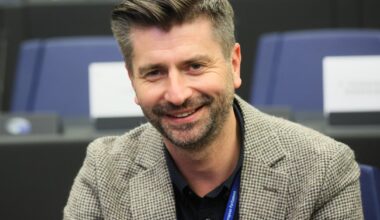 Krzysztof Śmiszek zabrał głos. Komentuje walkę z poważną chorobą